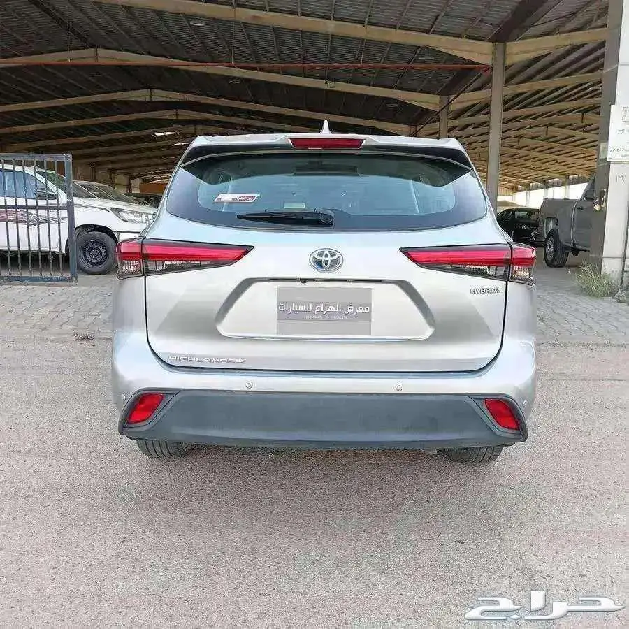 هايلندر 2021 LE 8