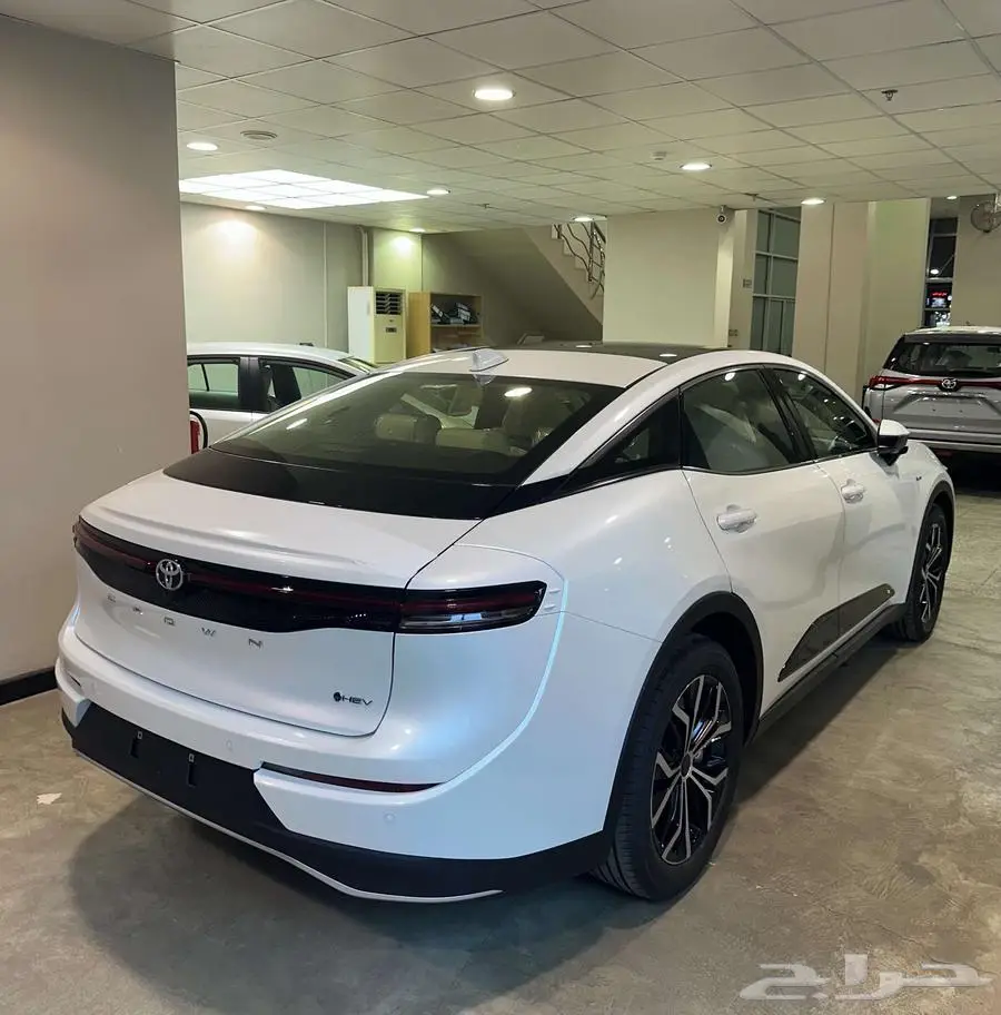 كراون بريميوم هايبرد بانوراما 2026 CROWN PREMIUM HYBRID 4