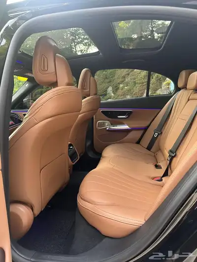 مرسيدس E300 2024 اسود 14