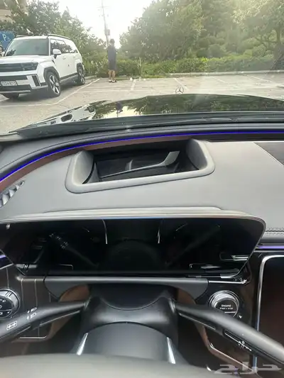 مرسيدس E300 2024 اسود 11