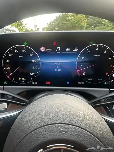 مرسيدس E300 2024 اسود 10