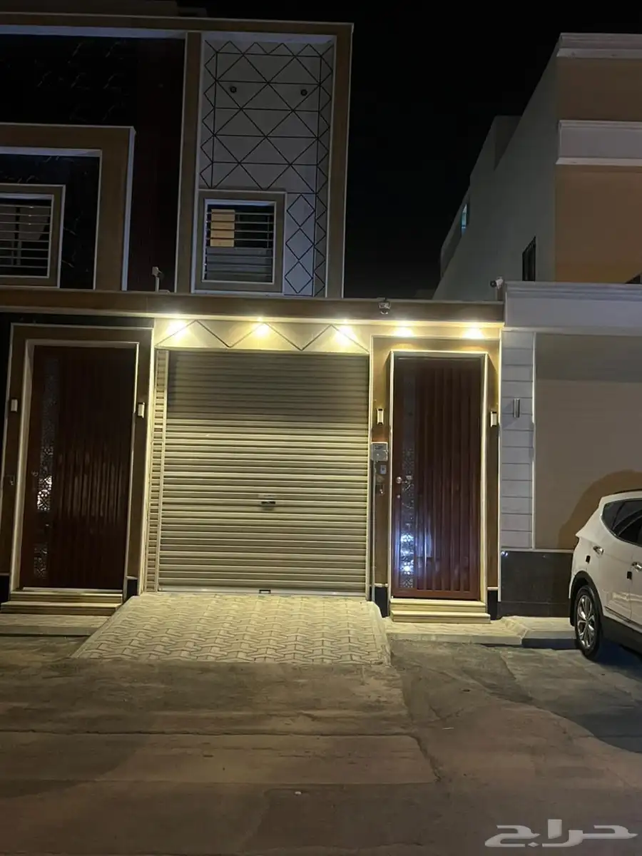 فيلا للبيع 3 ادوار تاون هاوس حي عكاظ 1