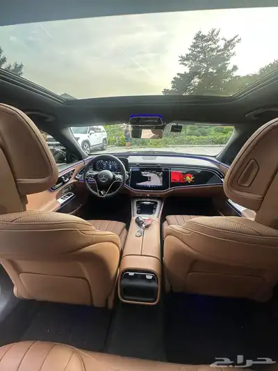 مرسيدس E300 2024 اسود 18