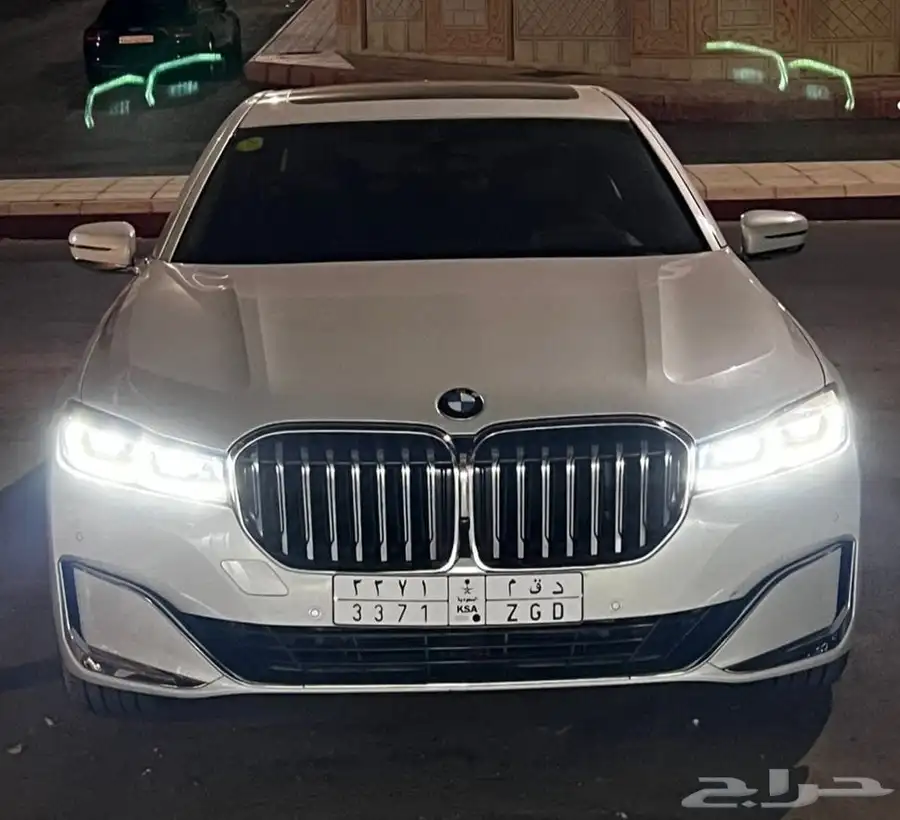 سيارة بي ام دبليو 2020 0