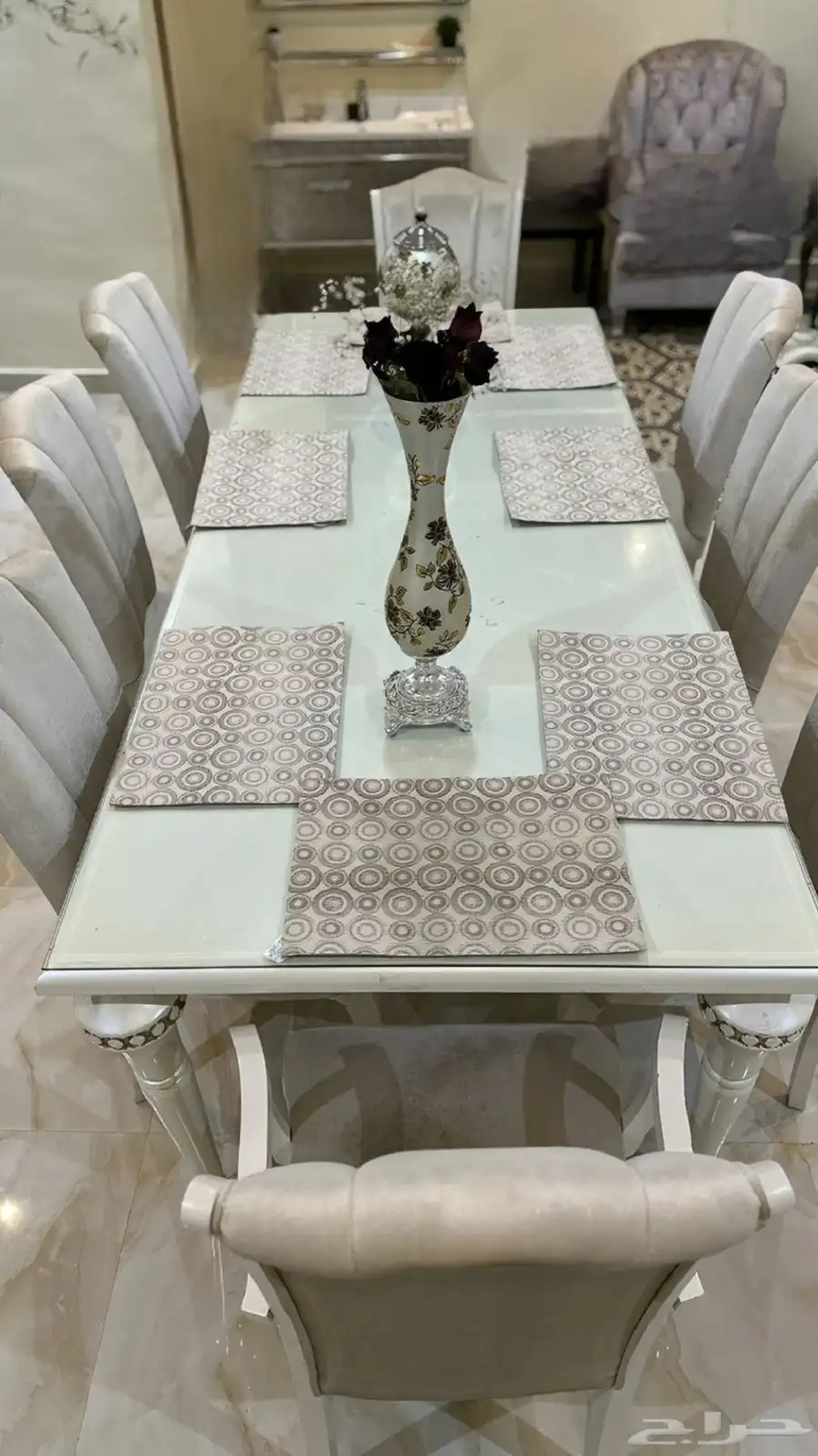طاولة طعام 15