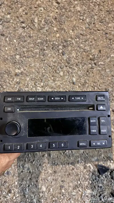 للبيع قطع غيار فورد فكتوريا جميع الموديلات 4