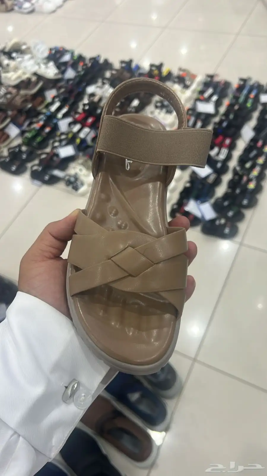 بيعه احذية رجال ونسائية ولدي وبنتي البيعه كامل 0