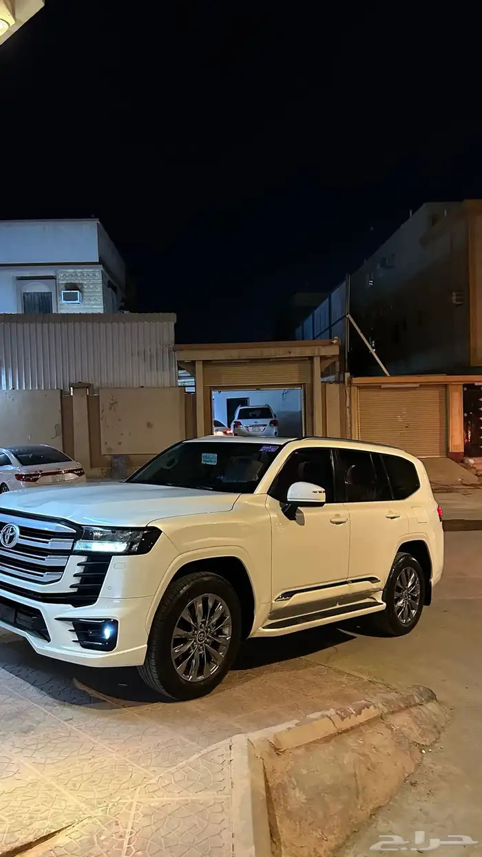 للبيع تويوتا لاندكروزر 2022 وكاله 7