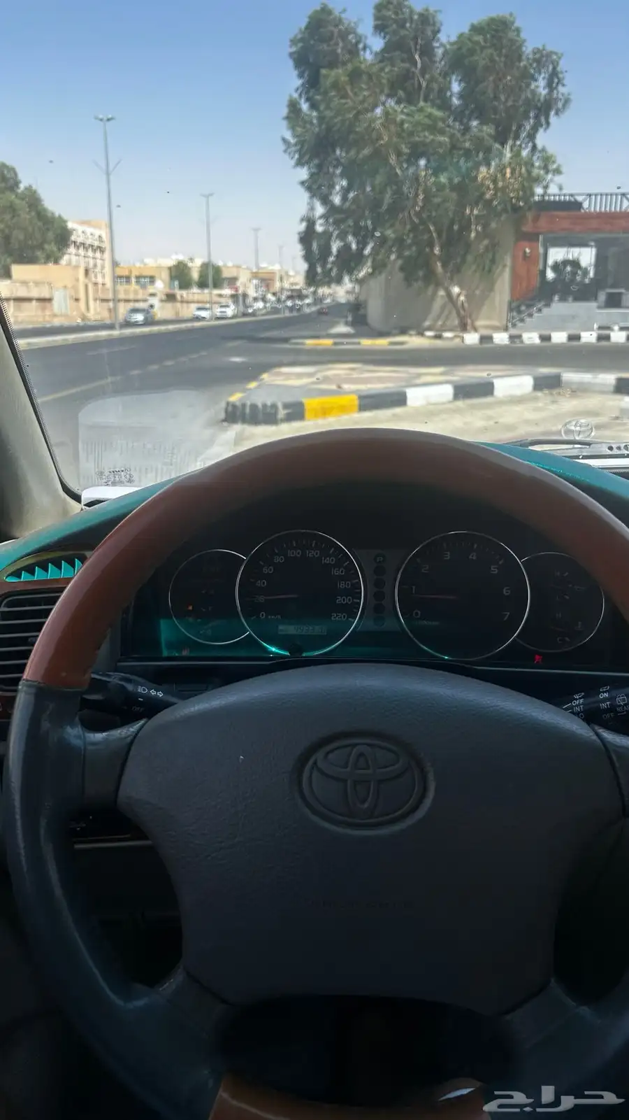 جيب لاندكروزر 6