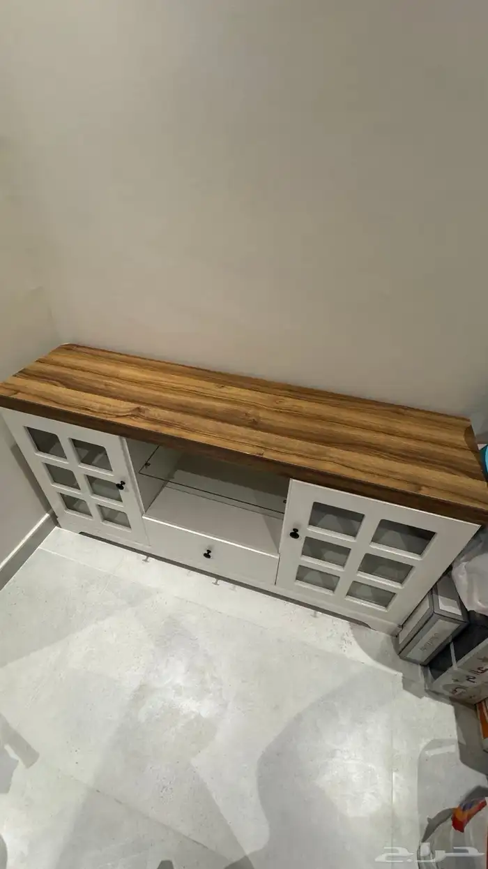 طاولة تلفزيون 1