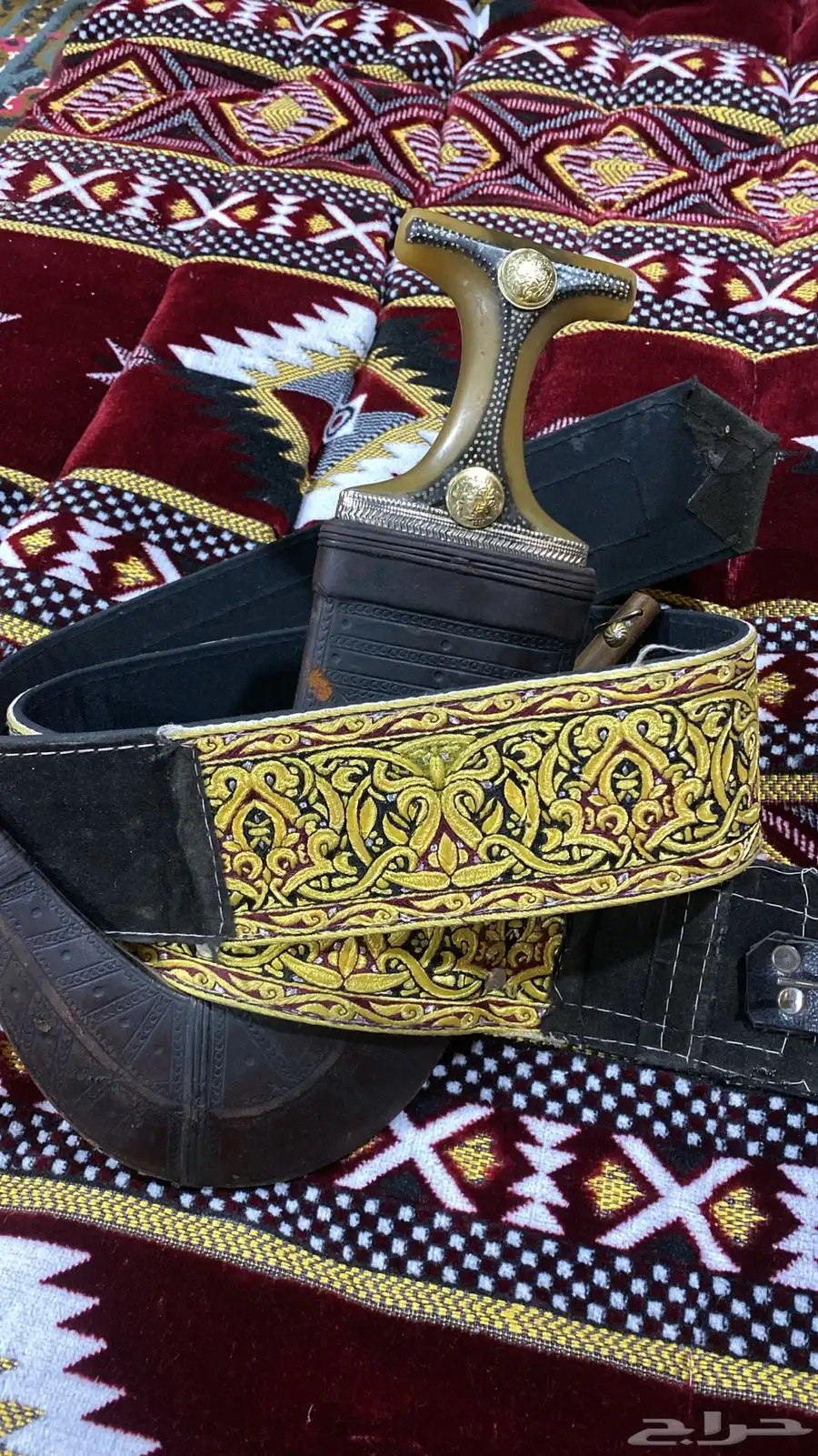 جنابي كفو نجرانيه فيها صنعانيه وفيه حك زراف وفيها قرن 1