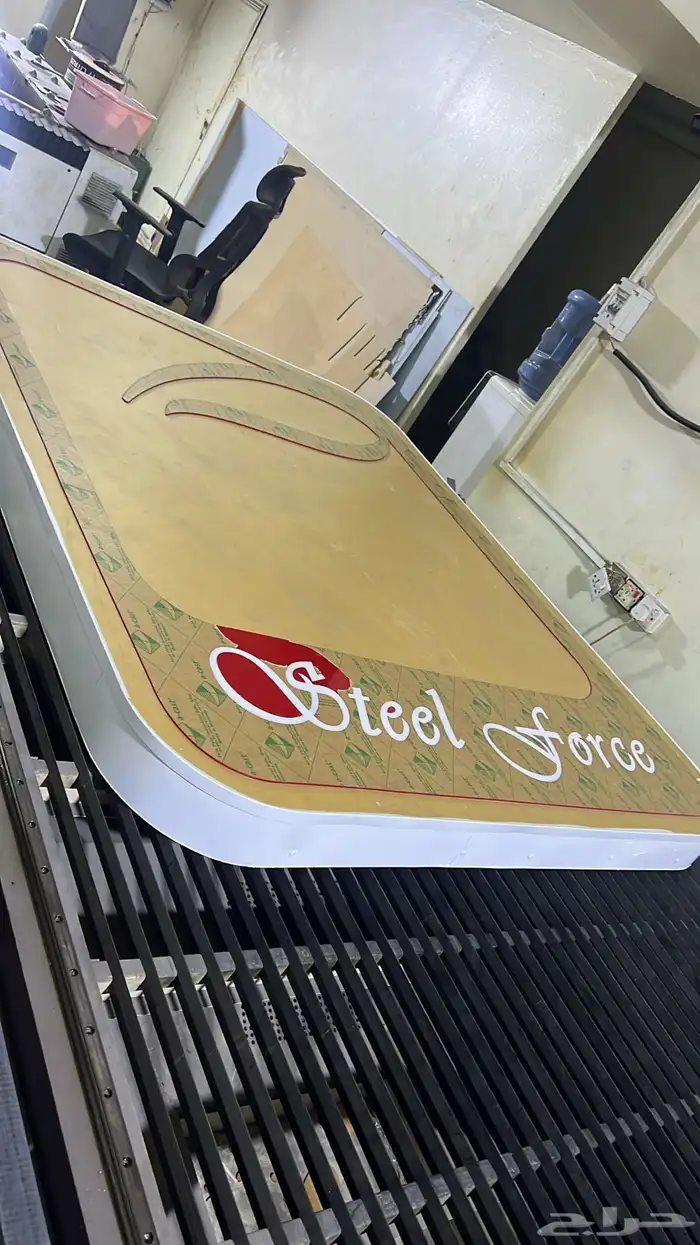 تصنيع وتركيب واجهات حسب متطلبات البلدية حروف بارزة 8