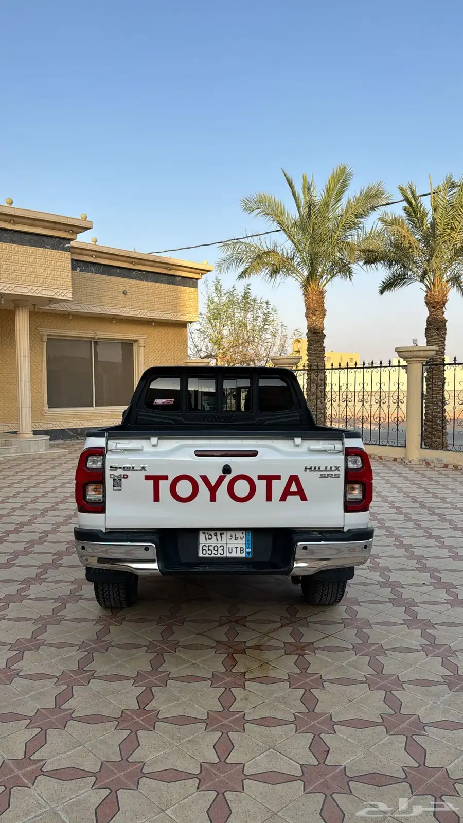 للبيع هايلوكس دبل ديزل 2024 2
