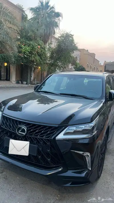 لكزس 2020 اسود بلاك اديشن S sport Black Edition 2