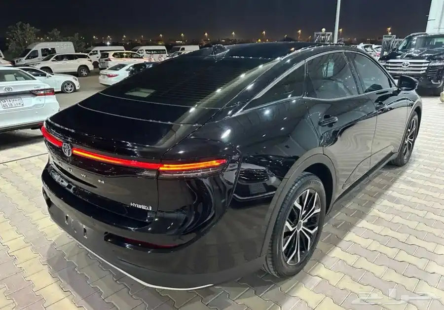 تويوتا كراون موديل 2023 فل كامل نضيف 23