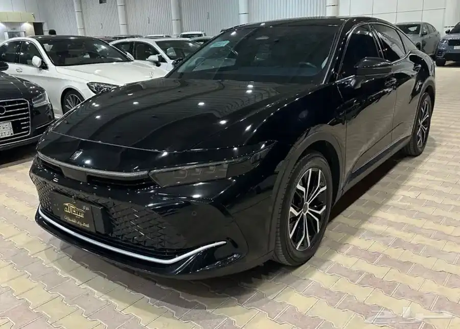 تويوتا كراون موديل 2023 فل كامل نضيف 2