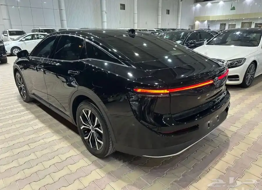 تويوتا كراون موديل 2023 فل كامل نضيف 22