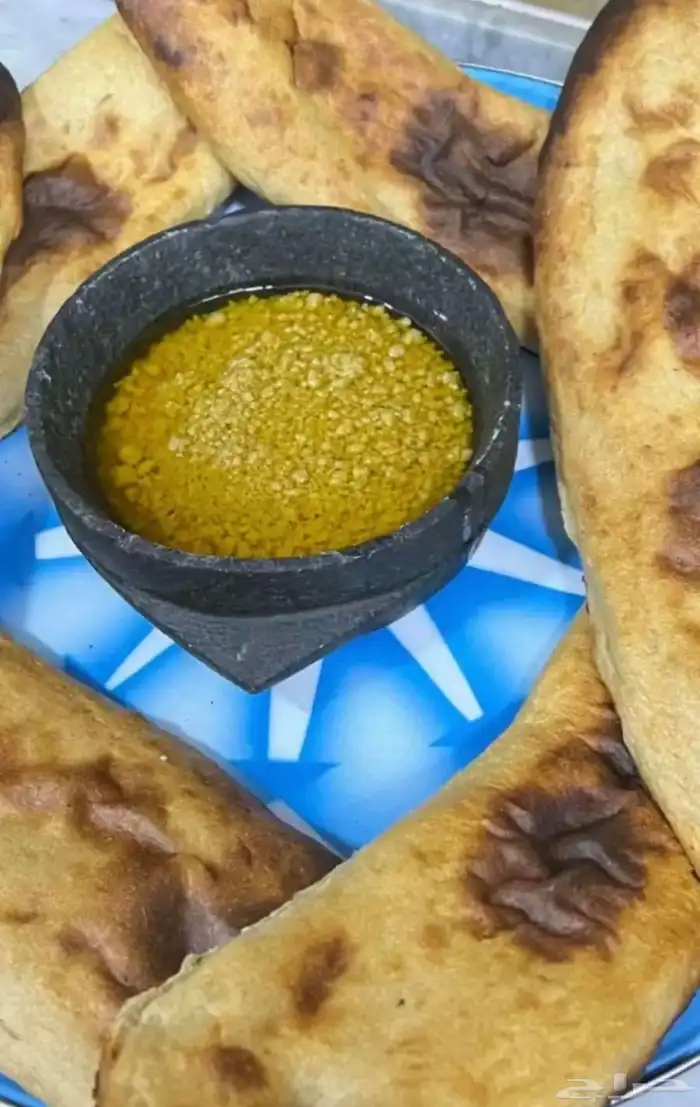 سمن بقر شغل الوالده نظيف فيه كيلو ومعه علبة قشد 5