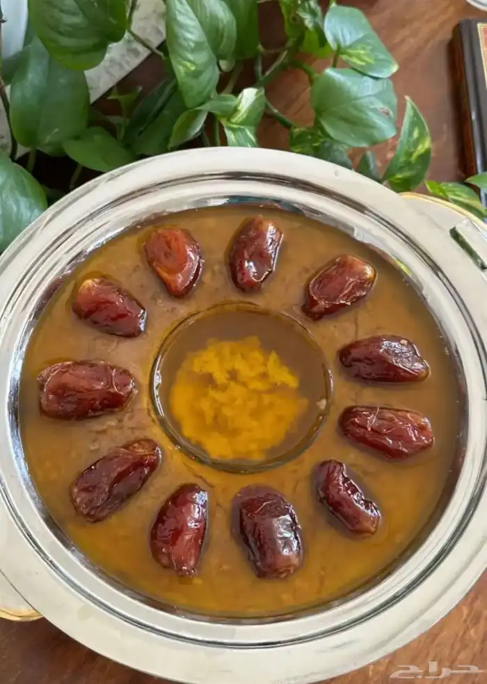 سمن بقر شغل الوالده نظيف فيه كيلو ومعه علبة قشد 1