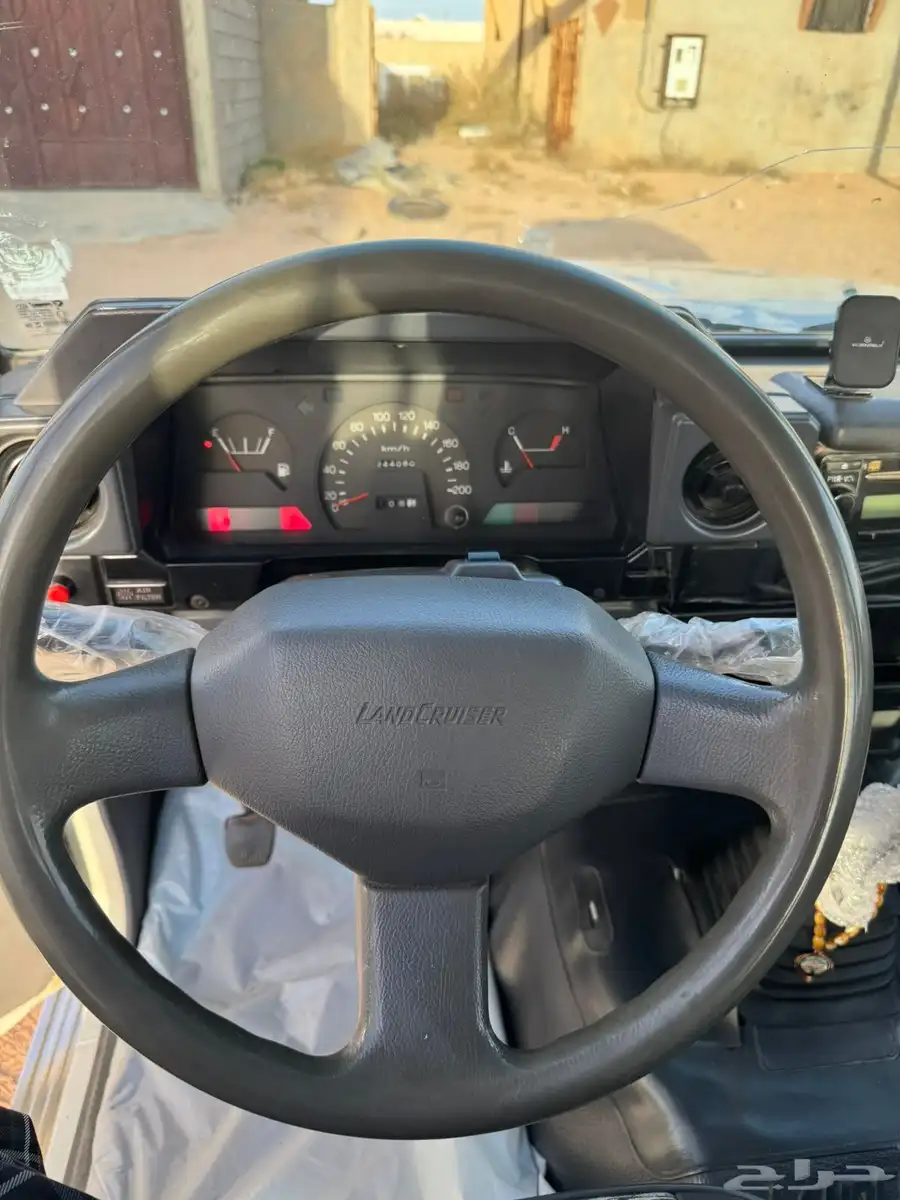 ربع ابيض نظيف 16