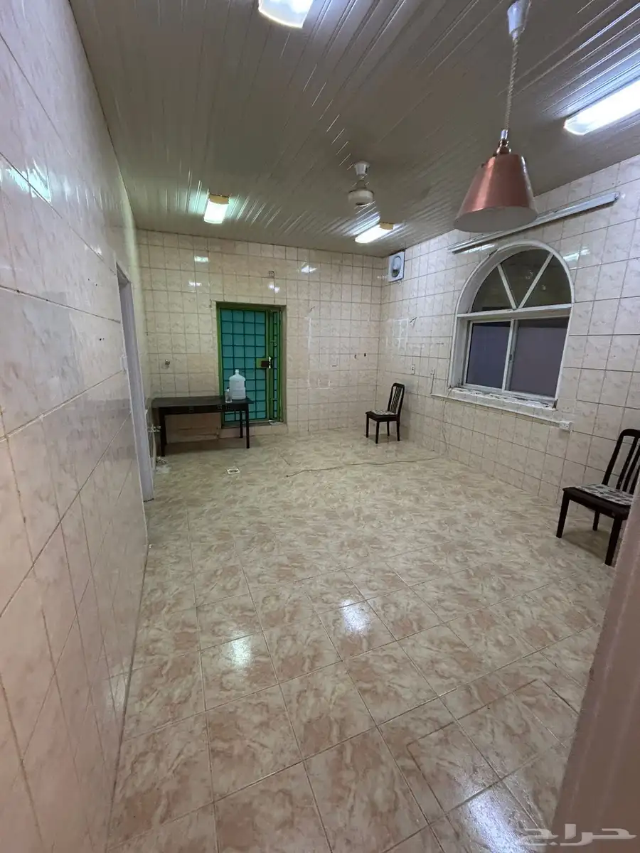 فيلا مع مزرعة للبيع في حي البركة (العيون) 35