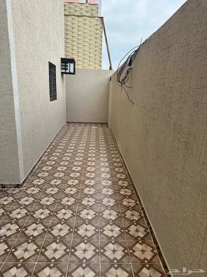 دور 6 غرف و صاله نظيف جدا للإيجار أبها حي شمسان .. البصره 15