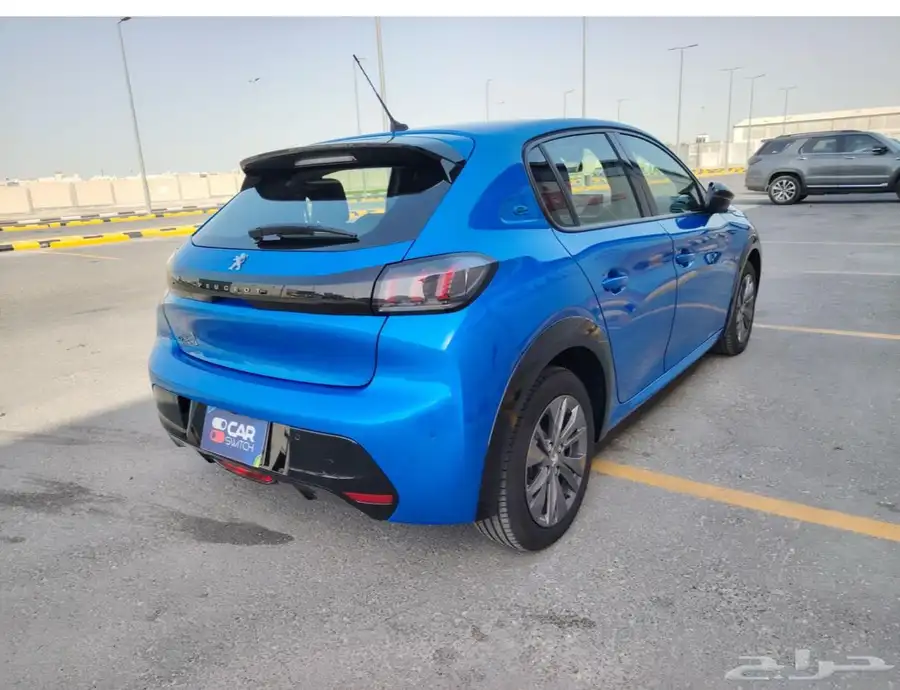 بيجو E-208 4