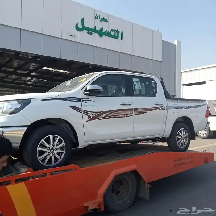 هايلوكس 2025 بنزين GLX2 اصفار كاش وبنوك 17