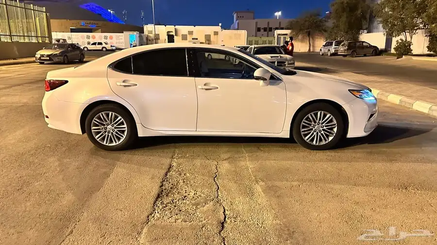 لكزس ES 350 2016 0