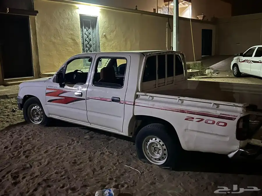 استماره مطوفه لها ثلاث سنين والمكينه يخرج منها دخان ابيض 1