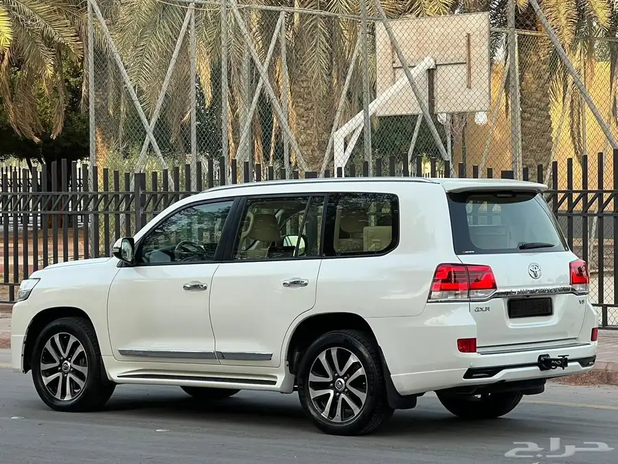 جيب لاندكروزر-2018GXR سعودي 3