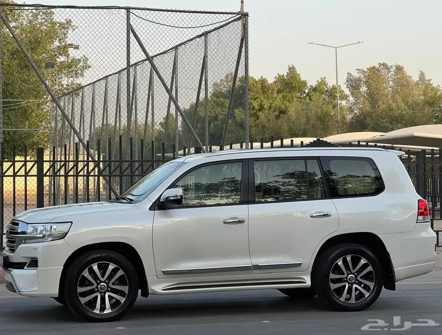 جيب لاندكروزر-2018GXR سعودي 5