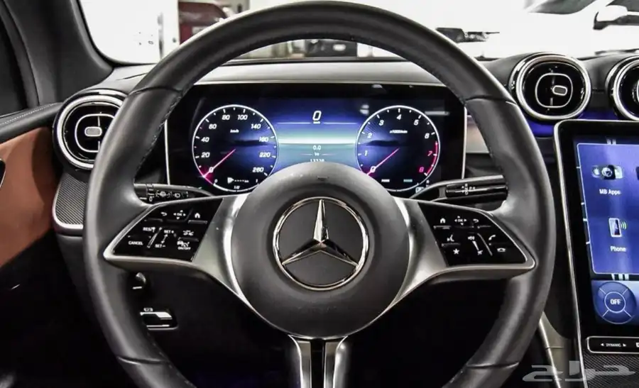 مرسيدس بنز GLC300 موديل 2024 4