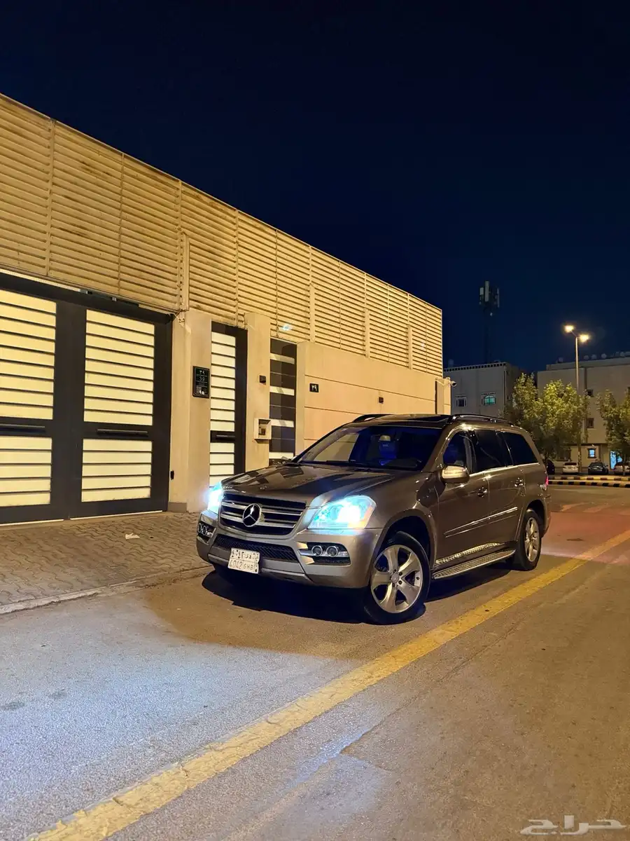 مرسيدس جيب GL450 class فل كامل بحالة الوكالة للبيع بسعر مغر 56