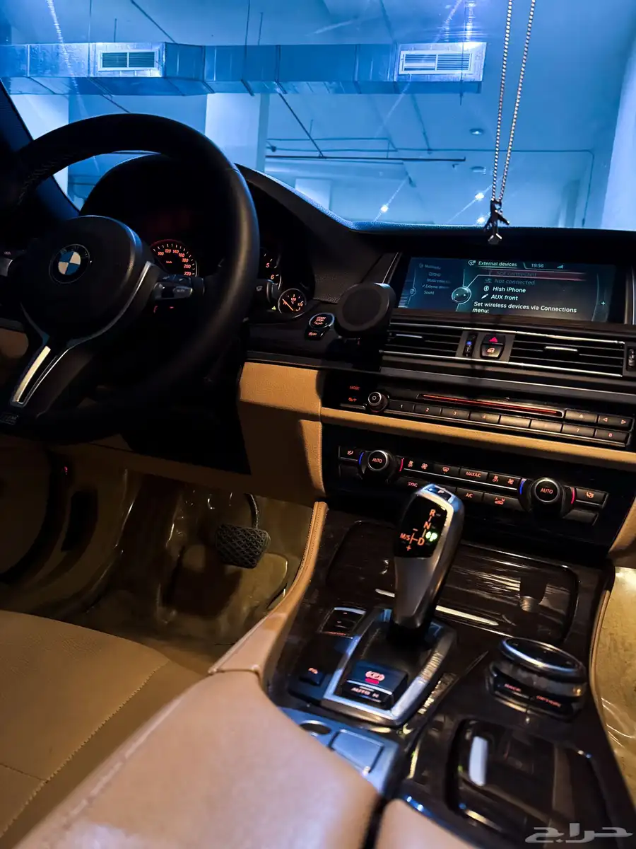 بي إم دبليو 520 F10 2014   Luxury Line 10