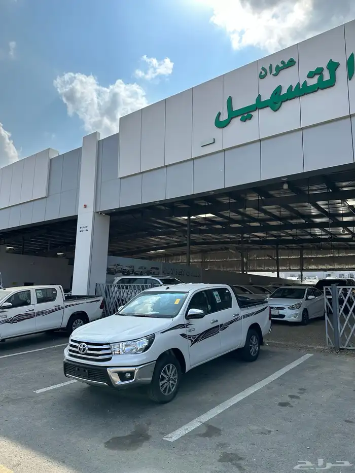 هايلوكس 2025 بنزين GLX2 اصفار كاش وبنوك 5