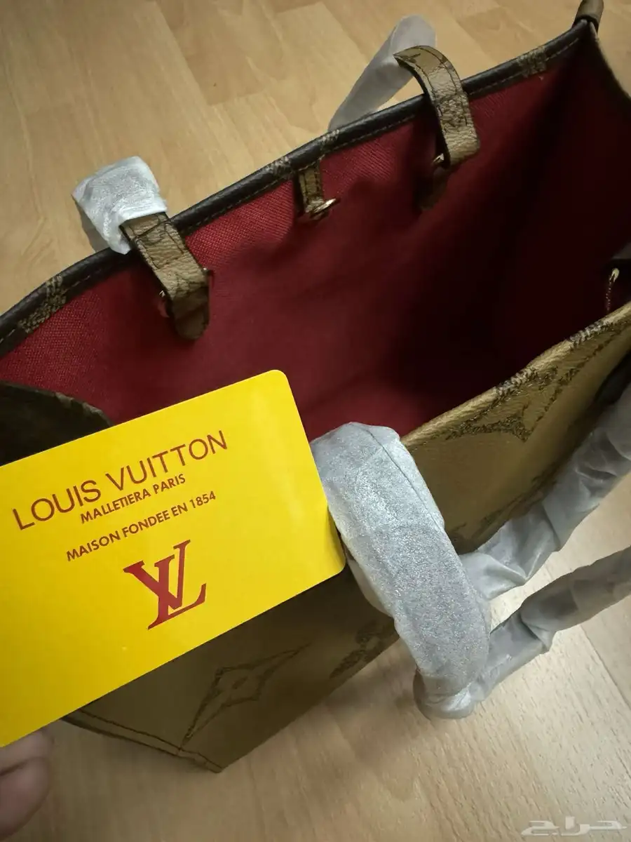 للبيع شنطه Louis Vuitton 4