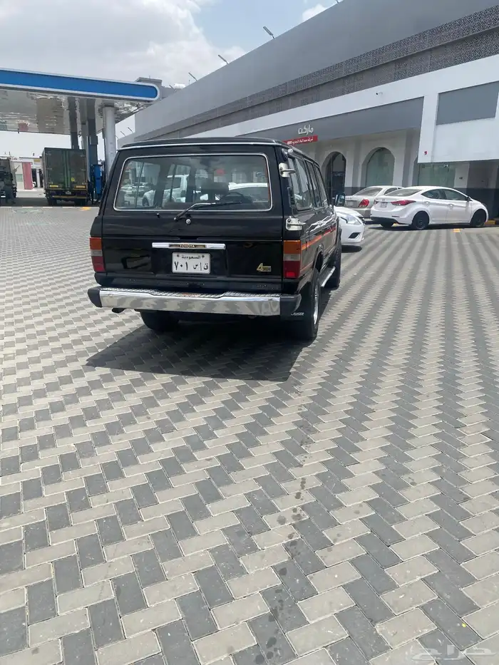 صالون لاندكروزر 1984 قطري كلاسيك 3