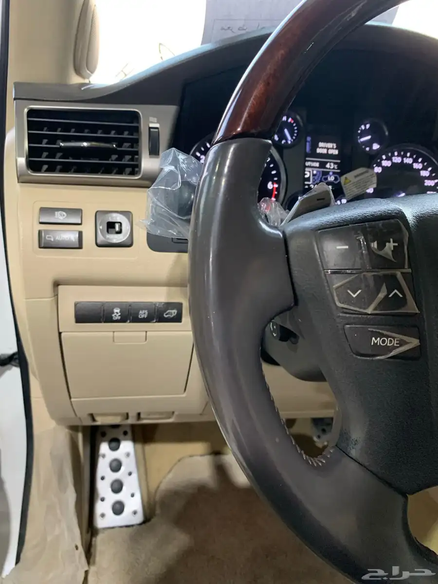 لكزس LX570 2015 9