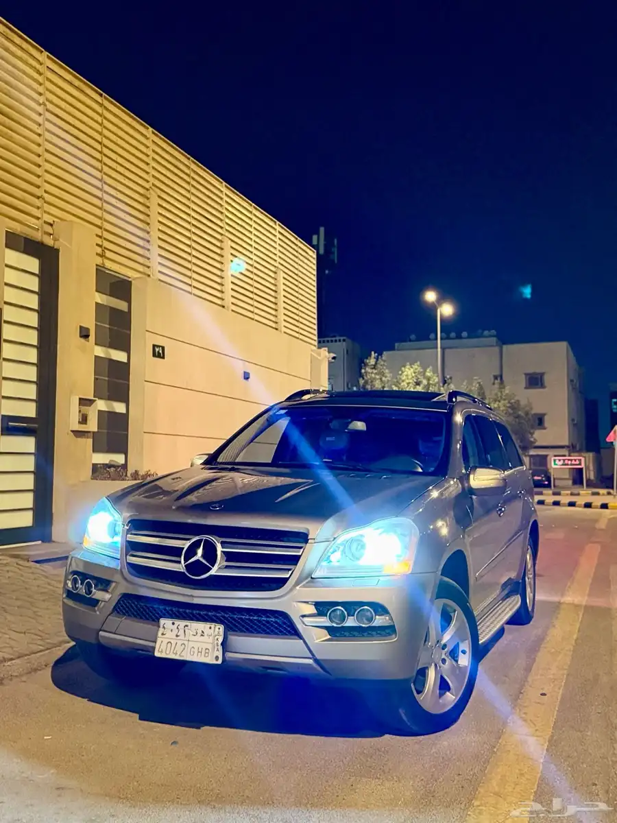 مرسيدس جيب GL450 class فل كامل بحالة الوكالة للبيع بسعر مغر 84