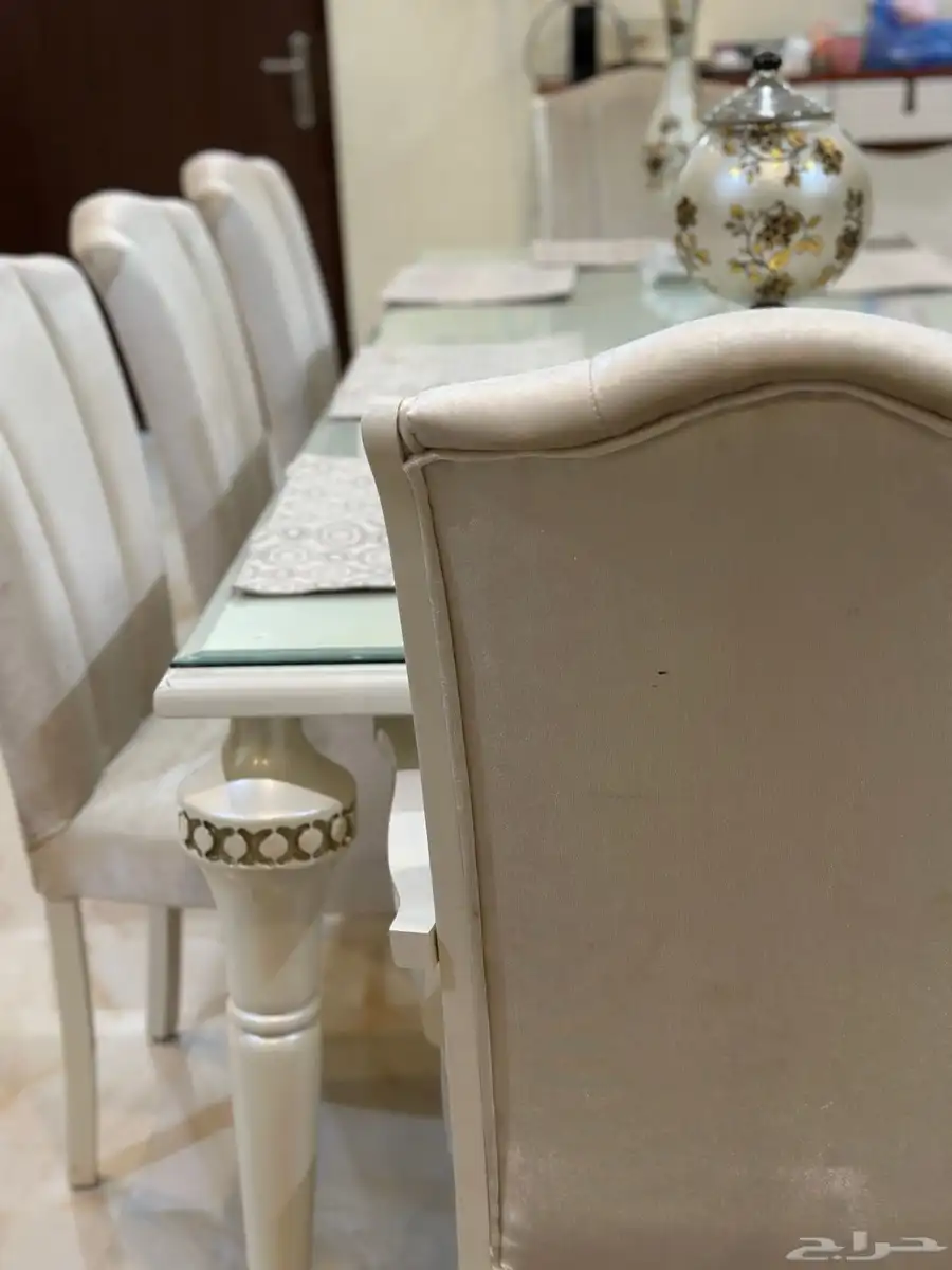 طاولة طعام 1