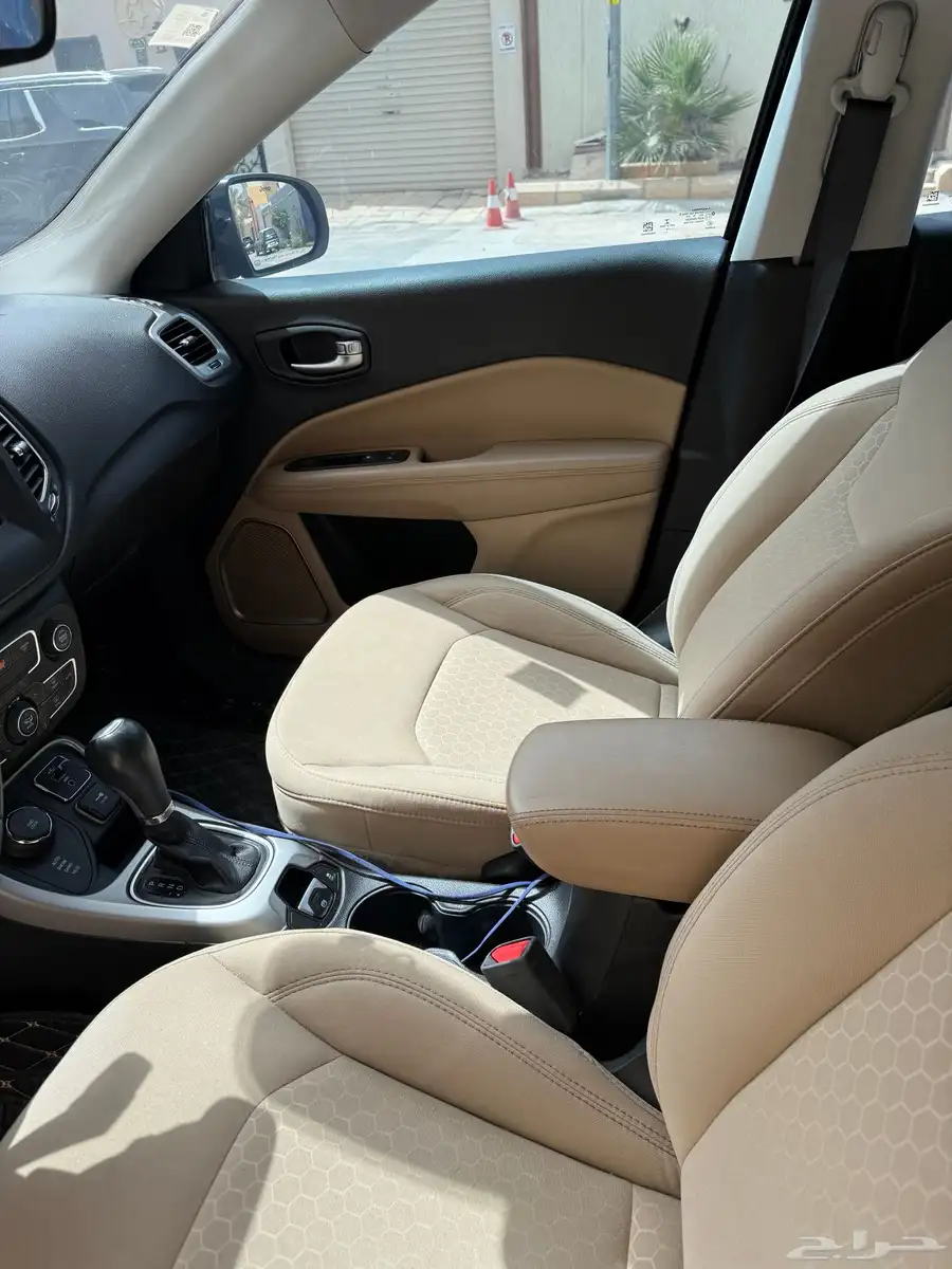 جيب كومبارس 2018 اسود 4x4 4