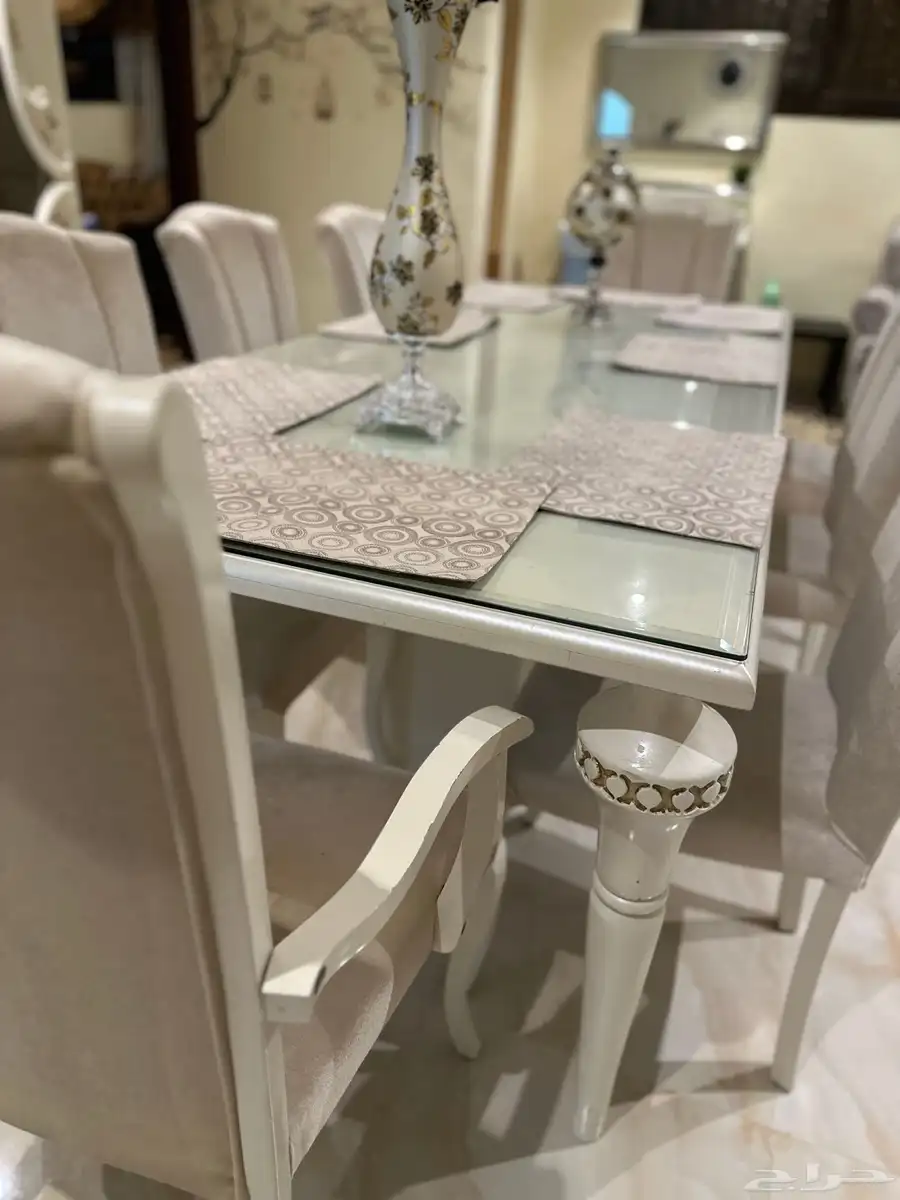 طاولة طعام 3