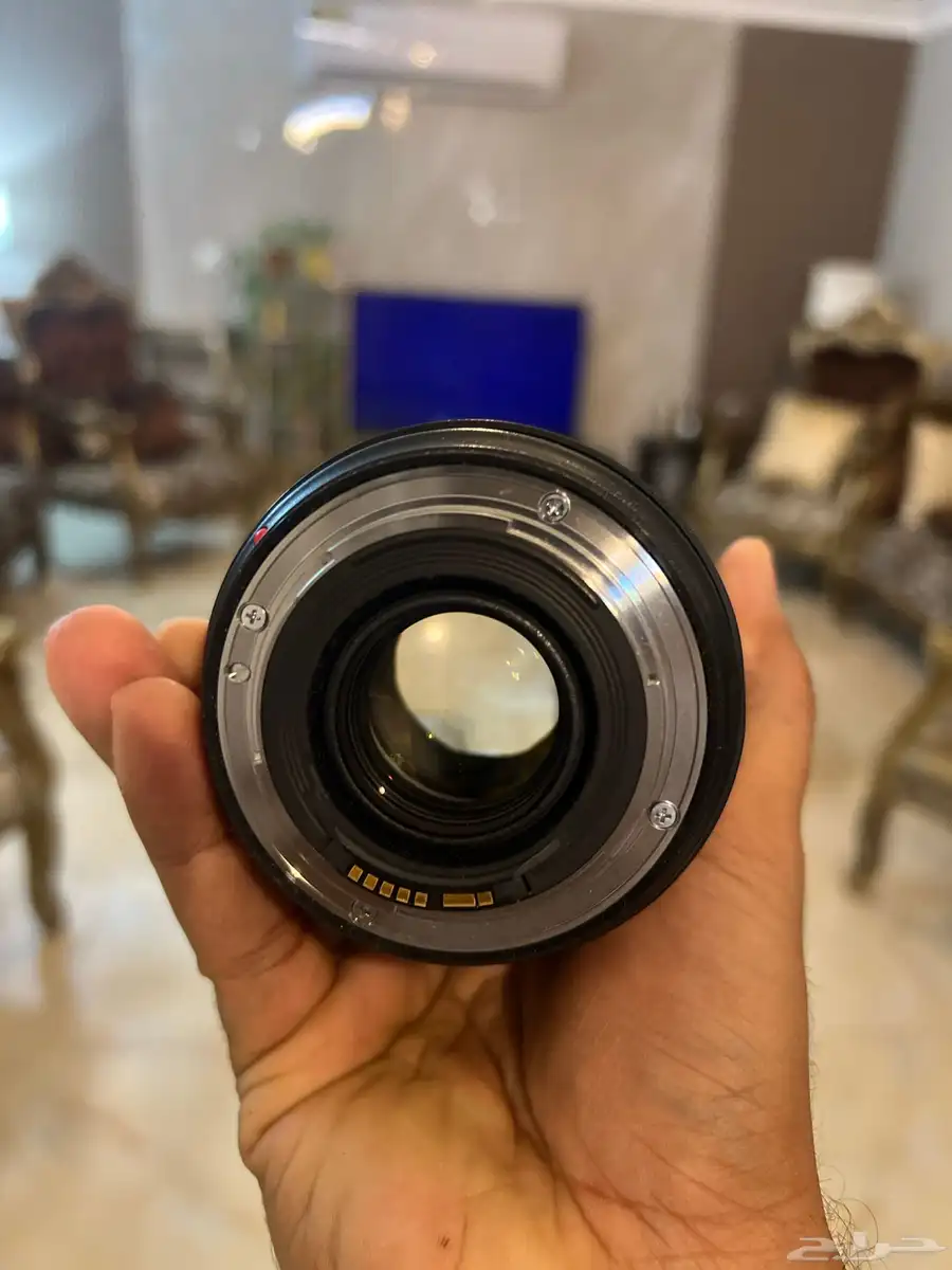 عدسة كانون 24-70 2