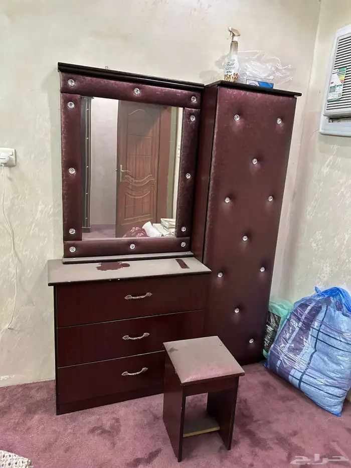 غرفة نوم كاملة شبه جديدة 8