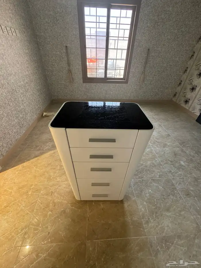 طاولة من city W للبيع 4