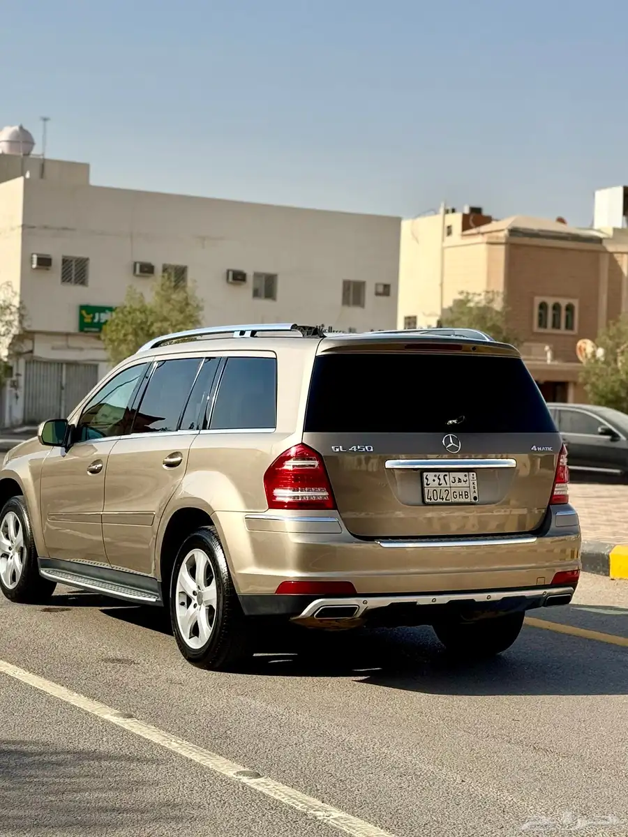 مرسيدس جيب GL450 class فل كامل بحالة الوكالة للبيع بسعر مغر 11