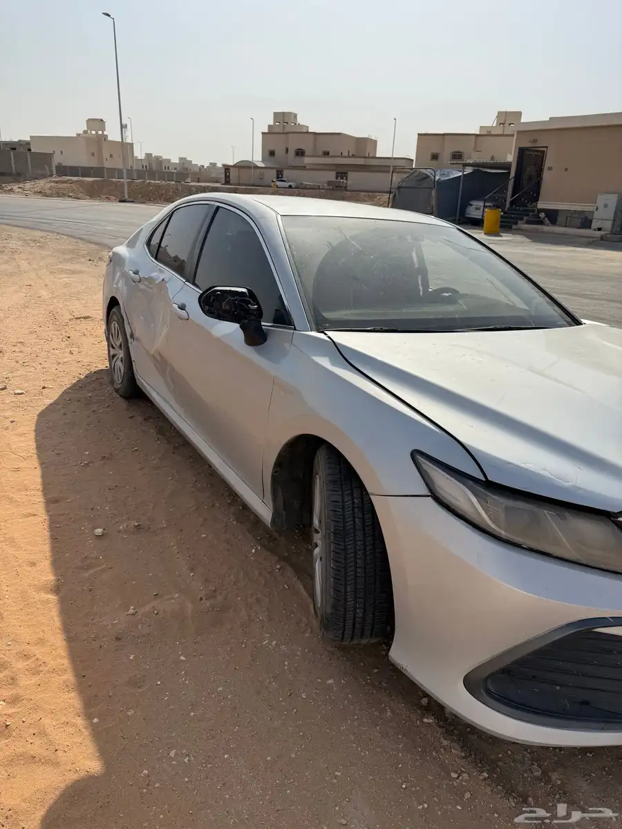 للبيع كامري 2023 مصدومه 7