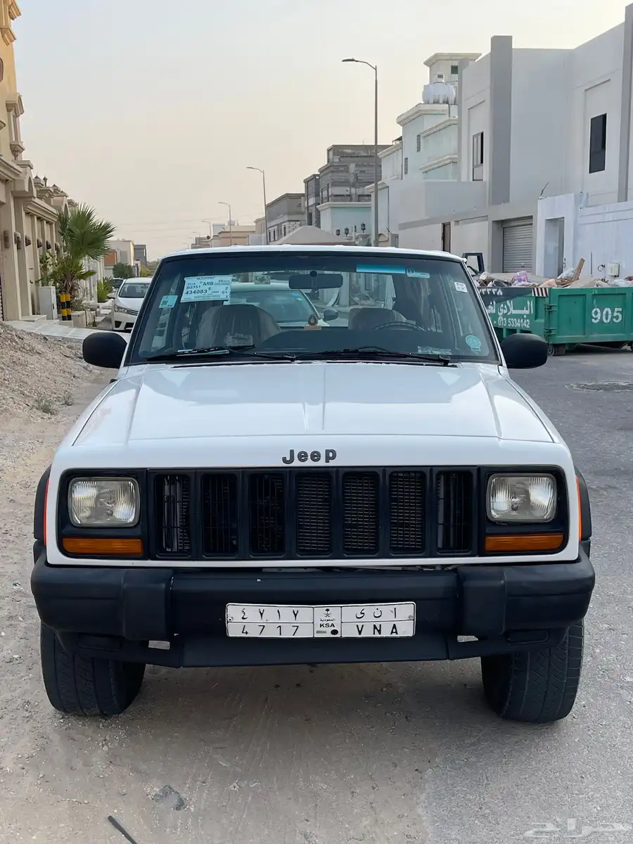 للبيع جيب شروكي. موديل 99 0