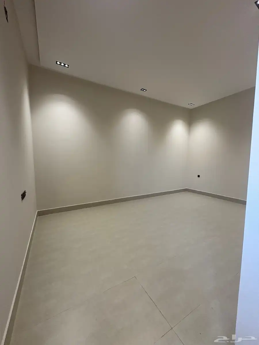 فيلا جديده للايجار حي طويق 7